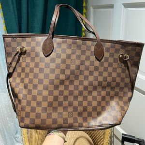 Louis Vuitton Neverfull MM Damier Ebene w/ Cherry Interior. AUTHENTIC.
